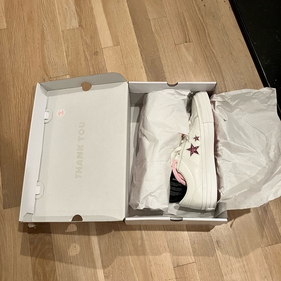 NIB🆕Converse x Turnstile One Star Pro Ox Pink/Wht
Sz Mens 11.5 Wmns 13.5 - Picture 3 of 9